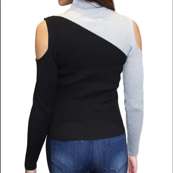 NWT Juniors cold shoulder Mock-neck sweater - Picture 2 of 8